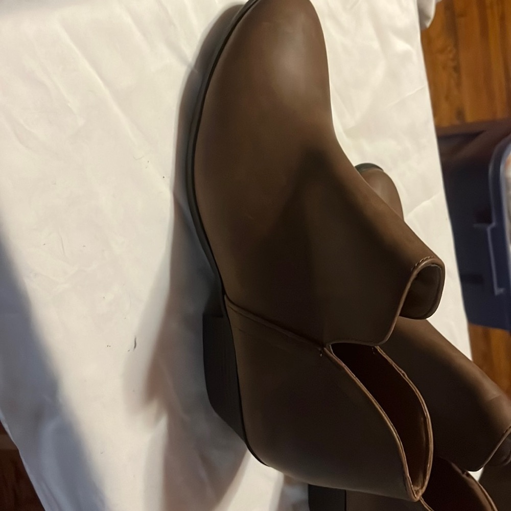 UNR8ED - Brown Ankke Boots - new without tags